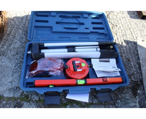 A Draper Tools laser levelling kit. Complete with stand, level and goggles, in a blue Draper case.