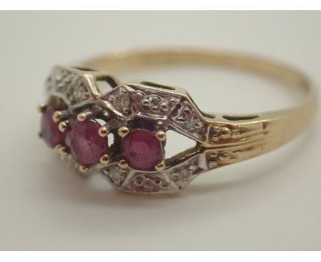 9ct gold ruby and diamond ring size O 2.0g