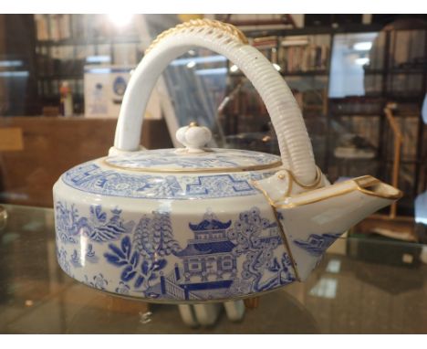 Royal Worcester teapot in Oriental pattern