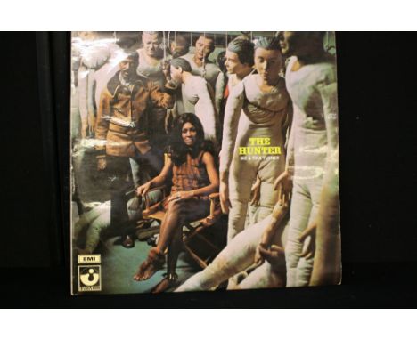 IKE & TINA TURNER - THE HUNTER - An original 1970 UK pressing on Harvest (SHSP 4001). The record is in nice Ex condition with