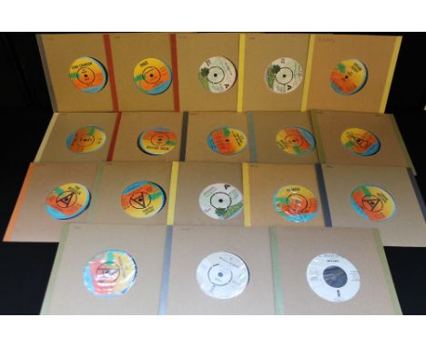 ISLAND PROMOS - Nice collection of 18 x demo/DJ singles on the "palm tree" label. Artists/titles to include King Crimson - Ep