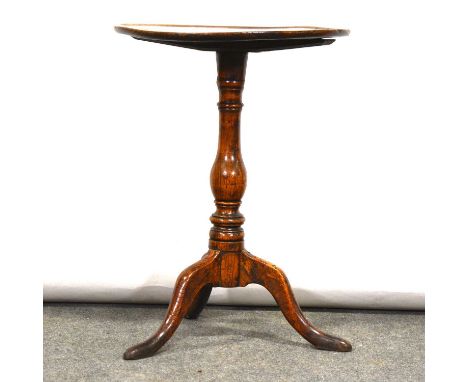 George III elm tripod table, circular tilt-top with a raised moulded edge, pear-shape column, on tripod legs, diameter 53cm, 