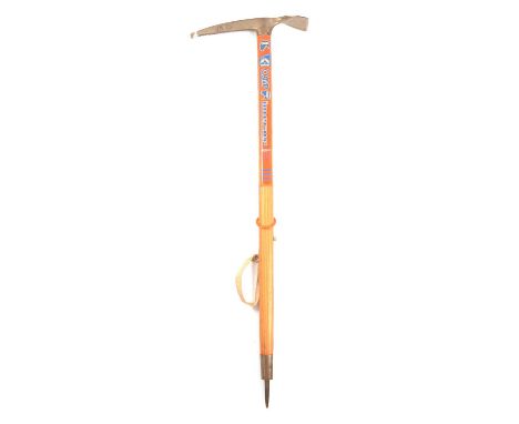 CAMP Interalp climbers axe, overall length 81cm.