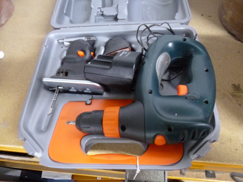 A BLACK AND DECKER QUATTRO VP2000