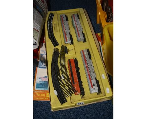 A BOXED TRI-ANG HORNBY OO GAUGE EXPRESS GOODS SET, No.RS.606, comprising damage 0-6-0T locomotive No.47606, B.R. black livery