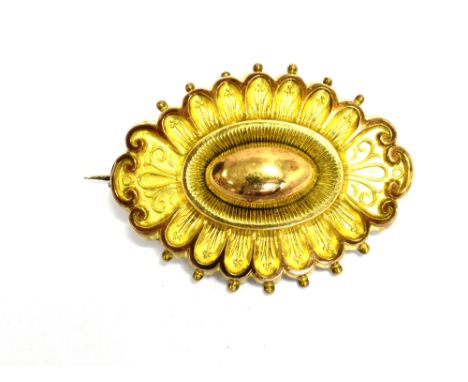 A LATE 19TH/EARLY 20TH CENTURY PHOTO BACK BROOCH With working C Clasp. Measurement approx 4cm x 3cm. Gross Weight 8g approx. 