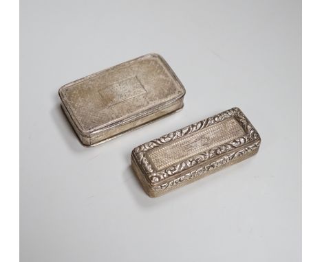 A George IV engine turned silver snuff box, with foliate scroll thumbpiece and banding, maker ES, Birmingham 1825, 6.75cm, 68