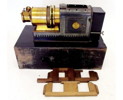 A late Victorian magic lantern in box