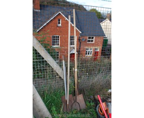 Quantity of garden tools a/f.