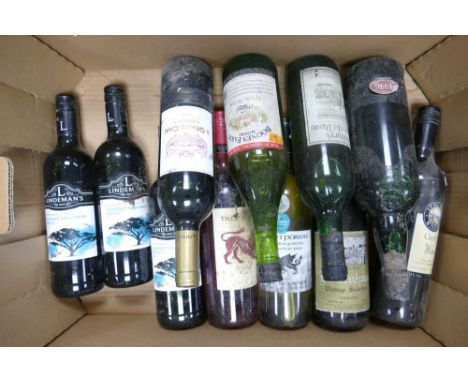 A collection of Vintage Wines to include Lindermans Cab Sav, 2012 Grand Chai Bordeau etc (11) 