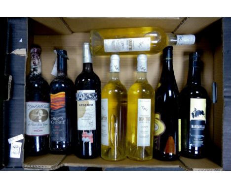 A collection of Vintage Wines to include 1999 Quattre Moelleux ,2001 Argento Chardonnay, Manzanilla etc (8) 