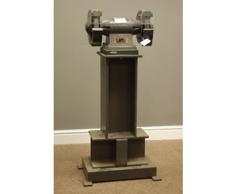 Wolf 8726 twin bench grinder and twin wire brush grinder on bench   Condition Report   Click here for further images, conditi