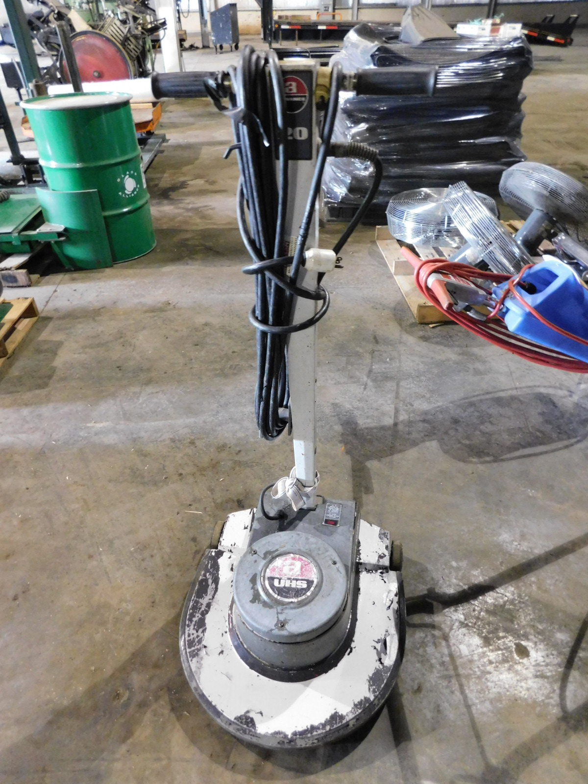 Advance UHS 20, 20" Floor Buffer