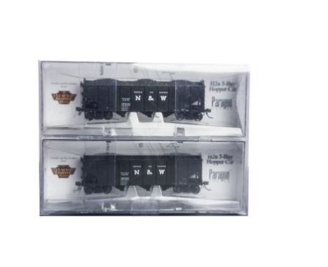 Broadway Ltd Imports HO Gauge Norfolk and Western Three Bay Hopper Cars, a pack of six, 805, H2A Hopper Cars in black livery 