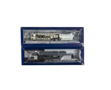 Liliput by Bachmann HO Gauge Steam Locomotives and Tenders, boxed duo including, L104203, BR 42 1900 of the DRB in black live