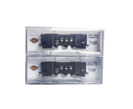 Broadway Ltd Imports HO Gauge Norfolk and Western Three Bay Hopper Cars, a pack of six, 806, H2A Hopper Cars in black livery 