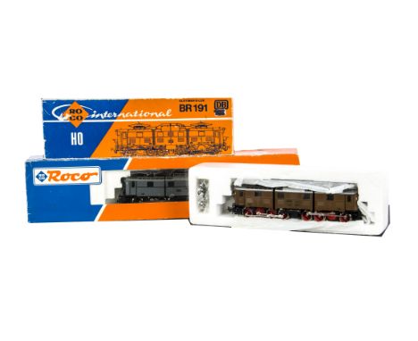 Roco HO Gauge Electric Locomotives, boxed trio comprising, 4139 Old-timer E-Lok BR 191 of the DB in green livery, 43426 BR E 