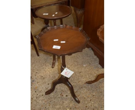 SMALL REPRODUCTION MAHOGANY WINE TABLE WITH PIE CRUST EDGE TOP AND TRIPOD BASE, 52CM HIGH