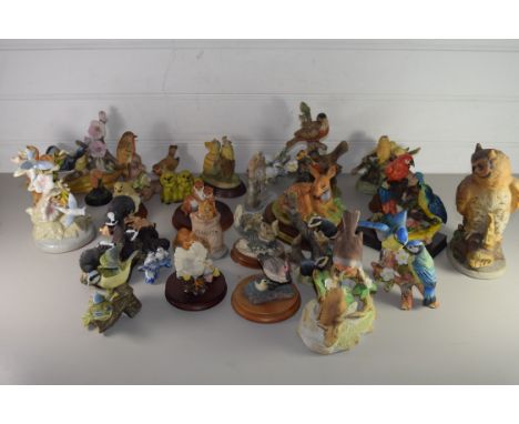 TRAY CONTAINING CERAMIC ORNAMENTS, BIRDS AND ANIMALS