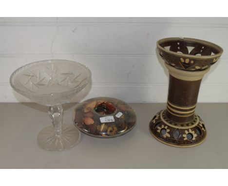 QTY OF GLASS WARES INCLUDING A TAZZA AND A CERAMIC CHIMNEY