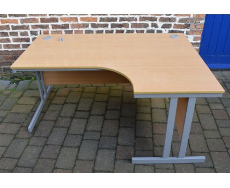 Office corner desk