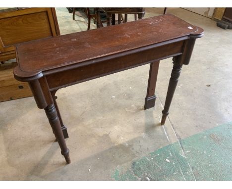 A small hall console table. W:95cm x D:28cm x H:79cm