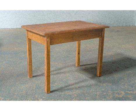 Early 20th century oak lamp table.W:61cm x D:40cm x H:45cm