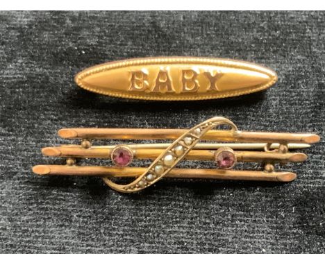 9ct gold baby bar brooch together with a 9ct pearl and jewelled novelty brooch