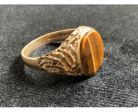 9ct gold tigers eye gents signet ring. Size P. Total weight 3gm