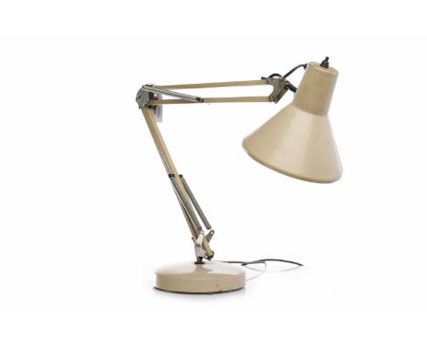 RETRO DESK LAMP IN THE ANGLEPOISE STYLEwith fluted shade and round base, approximately 80m high (not fully extended)