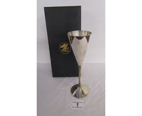 Boxed silver Stuart Devlin QEII goblet 'Falcon Award' with textured stem - Circa 1981