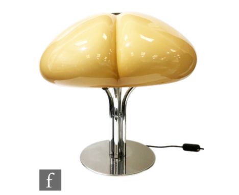 Gae Aluenti - Harvey Guzzini - A 1960s Quadrifoglio table lamp circa 1968, the acrylic shade in pale orange with white interi