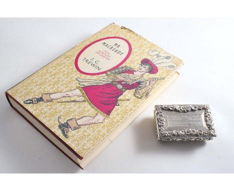 THEATRICAL INTEREST: An early Victorian snuff box with raised floral borders, chased sides & an engine-turned base, the cover