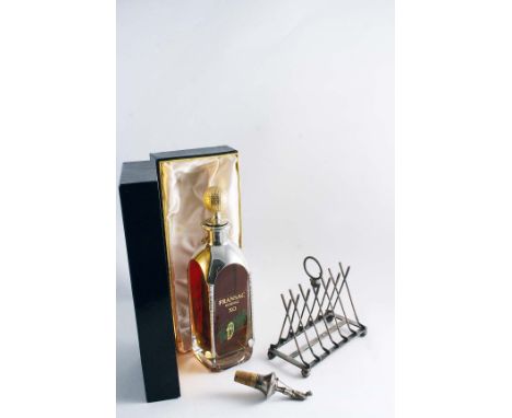 GOLF:- A modern mounted bottle cork with a golfing figure finial, a late Victorian plated toast rack with golf club bars & ba