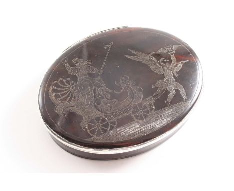 A QUEEN ANNE / GEORGE I MOUNTED TORTOISESHELL OVAL SNUFF BOX with a stand-away hinge, the cover engraved with an allegorical 