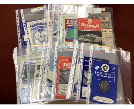 Manchester United 1957-8 Away Programmes, twenty-one league issues from the Munich season including at Everton, Manchester Ci