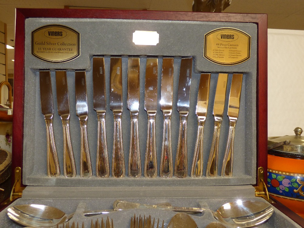 VINERS 44 PIECE CANTEEN OF CUTLERY