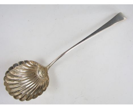 A George III Old English pattern silver soup ladle, with scallop shell bowl, indistinct marks, 166g