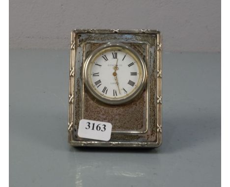 TISCHUHR, table clock, Kitney &amp; Co., Silber; Metall, Quartzwerk, London, 21. Jh. Miniatur-Tischuhr mit römischer Stundena