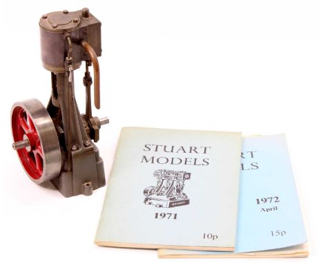 A Stuart Turner No. 7A vertical steam engine comprising of 1" bore and 1" stroke to measure 7.5" in height, of usual specific