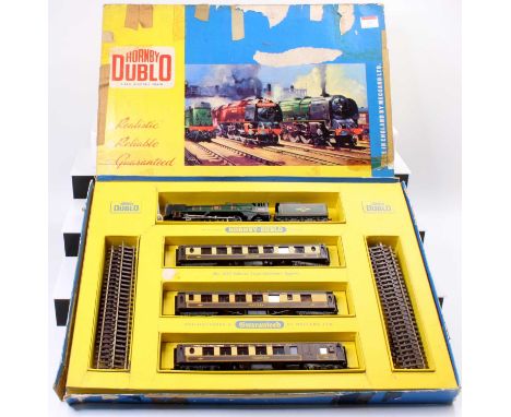 2035 Hornby-Dublo 2-rail Pullman Train set S.R. comprising ‘Barnstaple’ 4-6-2 loco &amp; tender with three Pullman coaches. L