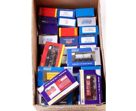 43 various boxed and 00 gauge items of rolling stock by Bachmann, Hornby, Dapol and others, mixed examples to include a Dapol