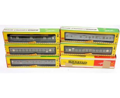 Six Fleischmann H0 bogie coaches: Green 1502; 1504; 1510; Silver 1511; 1513; 1511 All (E) (BE) with red 1505B working rear re