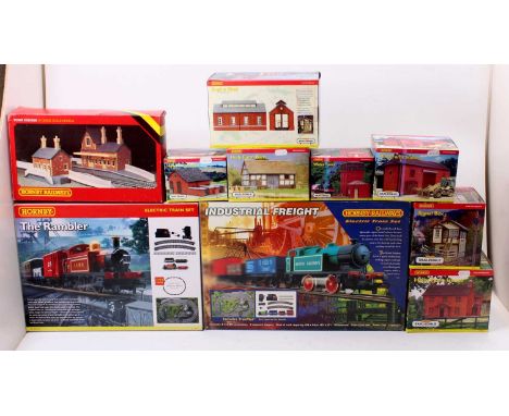 A collection of Hornby OO gauge boxed Skaledale buildings including R8536 Engine Shed, R8522 Holly Farm House, R8534 Signal B