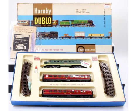 2034 Hornby-Dublo 2-rail ‘The Royal Scot’ passenger train set comprising ‘Crepello’ Deltic diesel (E) with ‘Royal Scot’ headb