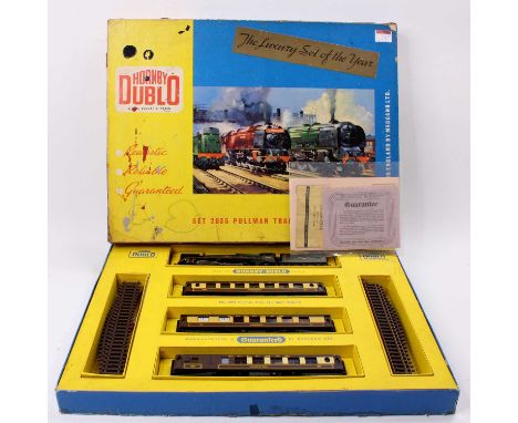 2035 Hornby-Dublo 2-rail Pullman Train set S.R. comprising ‘Barnstaple’ 4-6-2 loco &amp; tender with three Pullman coaches. S