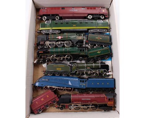 One tray containing a collection of various loose 00 gauge locomotives to include Hornby, Wrenn Railways, Lima and others, sp