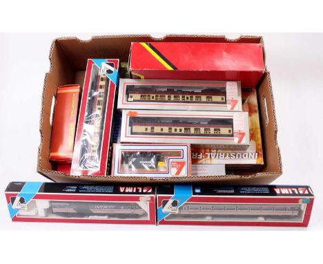 One tray containing a quantity of 00 gauge boxed Hornby Lima and similar train sets, locomotives, rolling stock and wagons to