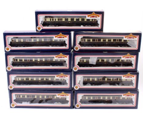 Nine Bachmann Branch Line Great Western bogie coaches, brown &amp; cream: 3 x 34-050B 3rd class; 2 x 34-125B 1st/3rd; 2 x 1st