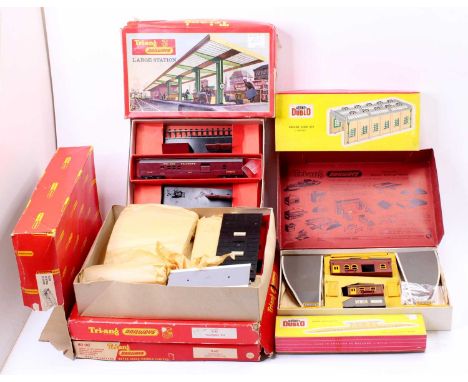 A collection of various Triang Railways and Hornby Dublo 00 gauge accessory set and gift sets to include a Hornby Dublo No. 5
